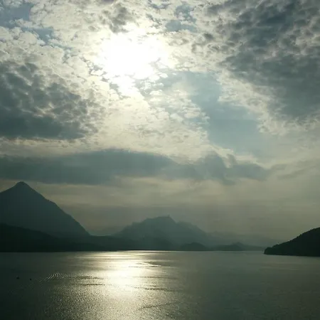 Seeparadiesli Am Schoenen Thunersee *